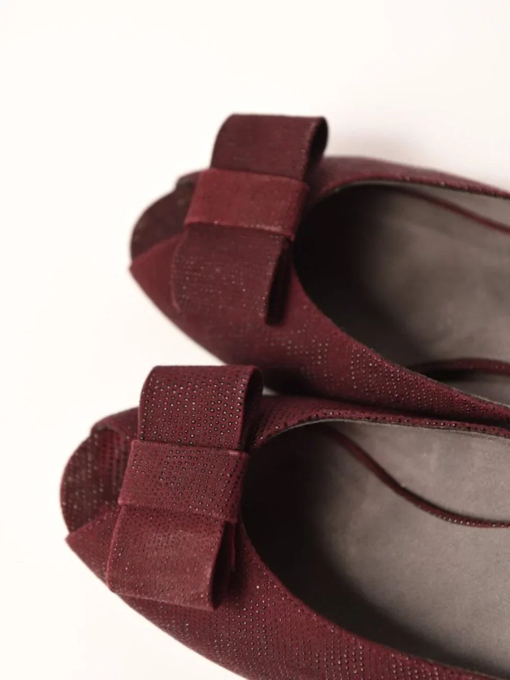 Stuart Weitzman for Russell & Bromley Candy Burgundy Peep Toe Wedges Size 6 - Picture 7 of 10
